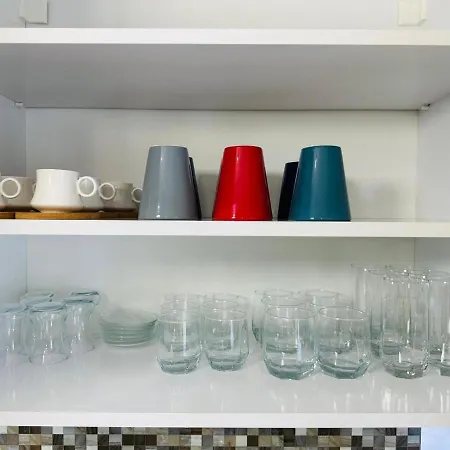 Yat Limanina 30 Metre 2+1 Guenluek Kiralik Lueks Kusadasi