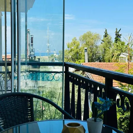 Yat Limanina 30 Metre 2+1 Guenluek Kiralik Lueks קוסדסי